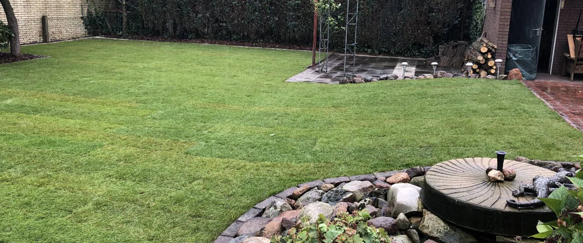 Rasenpflege, Heckenschnitt und Unkrautentfernung sorgen für einen sauberen, gepflegten und gut strukturierten Garten.